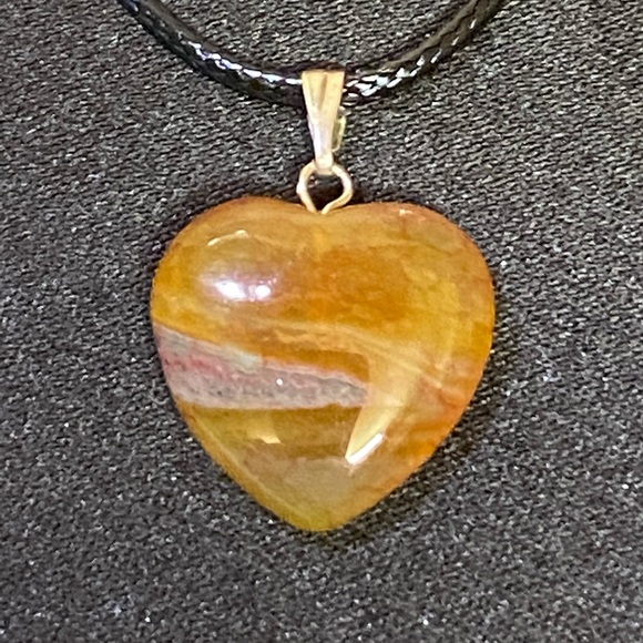 Unique Dragon Vein Agate Crystal Heart Pendant Necklace - Picture 1 of 6